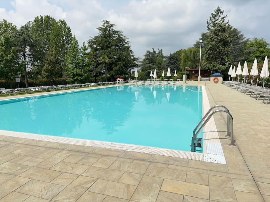 5' From Punta Gro Beach With Free Swimming Pool Sirmione Luaran gambar
